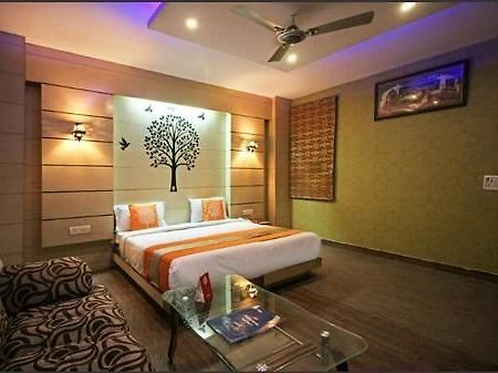 Hotel Raunak International Új-Delhi Kültér fotó