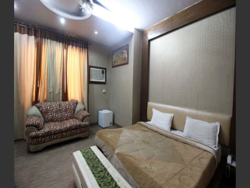 Hotel Raunak International Új-Delhi Kültér fotó