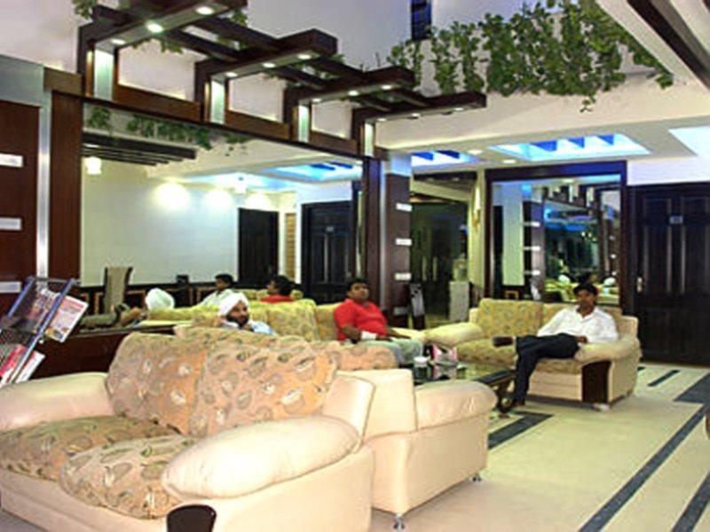 Hotel Raunak International Új-Delhi Kültér fotó