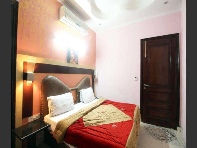 Hotel Raunak International Új-Delhi Kültér fotó